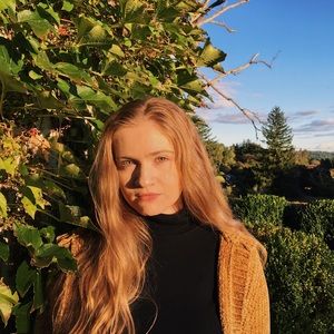 Meet your Posher, Helena